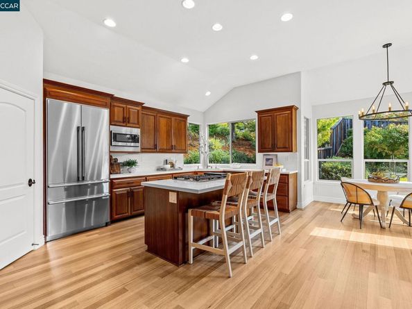 21 Monte Crest Ct., Walnut Creek CA 94595