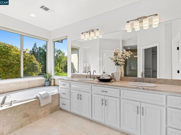 21 Monte Crest Ct., Walnut Creek CA 94595