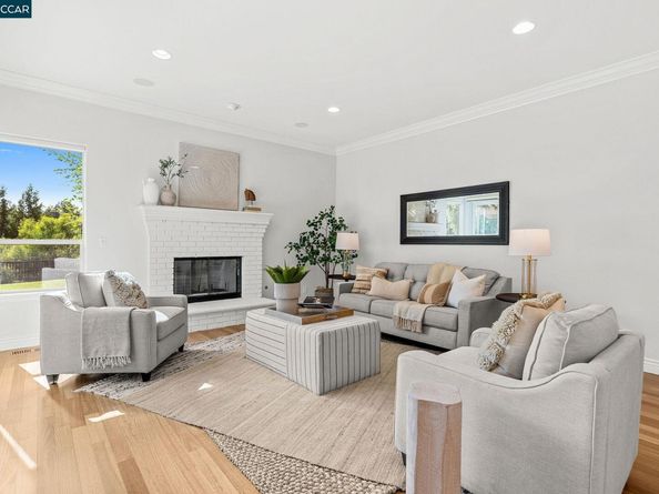 21 Monte Crest Ct., Walnut Creek CA 94595