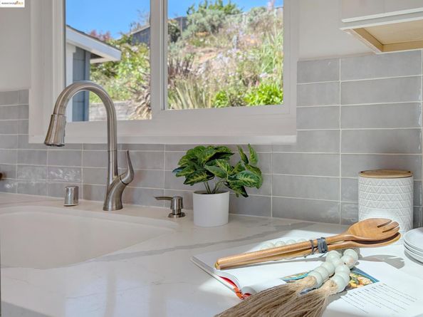 61 Cowper Ave, Kensington CA 94707