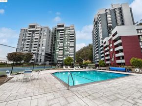 555 Pierce St 524, Albany CA 94706