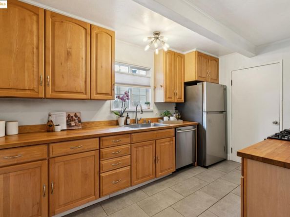 1865 Overhill Rd, Concord CA 94520