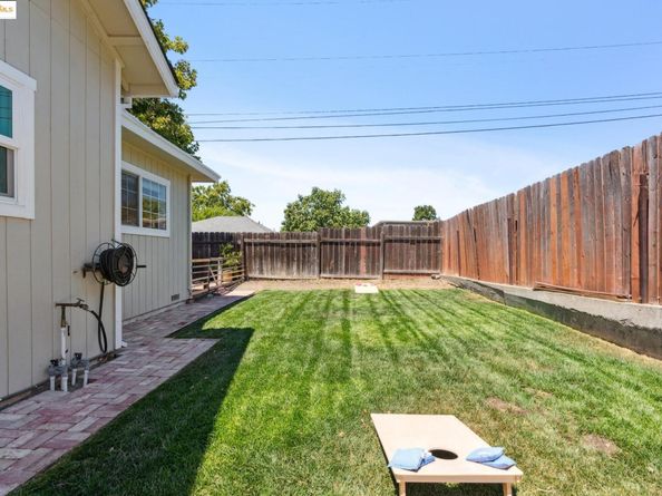 1865 Overhill Rd, Concord CA 94520