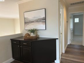 8040 Kelok Way, Clayton CA 94517