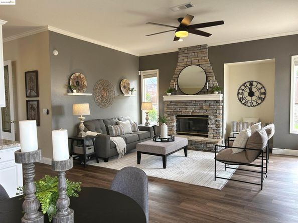 8040 Kelok Way, Clayton CA 94517