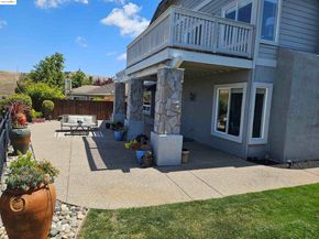 8040 Kelok Way, Clayton CA 94517
