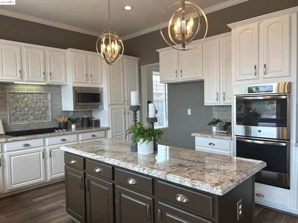 8040 Kelok Way, Clayton CA 94517