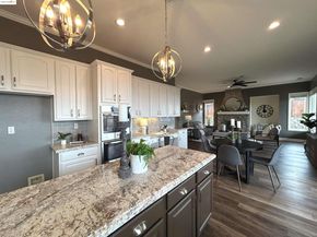 8040 Kelok Way, Clayton CA 94517