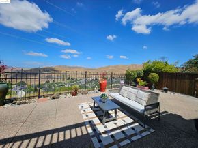 8040 Kelok Way, Clayton CA 94517