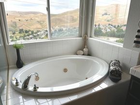 8040 Kelok Way, Clayton CA 94517