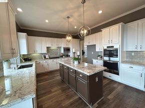8040 Kelok Way, Clayton CA 94517