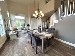 8040 Kelok Way, Clayton CA 94517