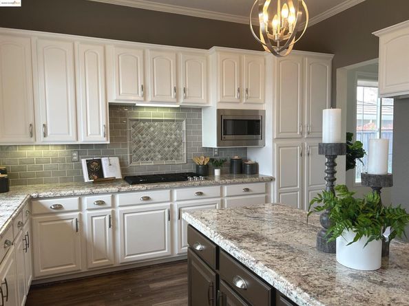 8040 Kelok Way, Clayton CA 94517