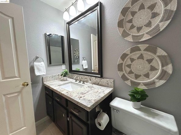 8040 Kelok Way, Clayton CA 94517