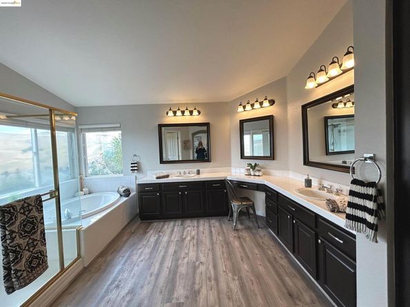 8040 Kelok Way, Clayton CA 94517