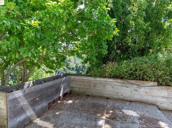 6022 Merriewood Dr, Oakland CA 94611