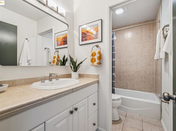 466 Crescent St 401, Oakland CA 94610