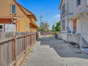 1071 59Th St, Oakland CA 94608