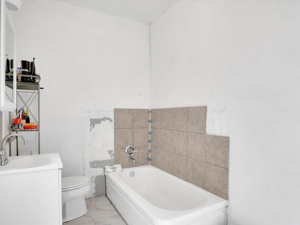 1071 59Th St, Oakland CA 94608