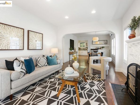 5344 Walnut St, Oakland CA 94619