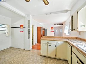 3229 Star Ave, Oakland CA 94619