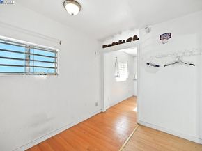 3229 Star Ave, Oakland CA 94619
