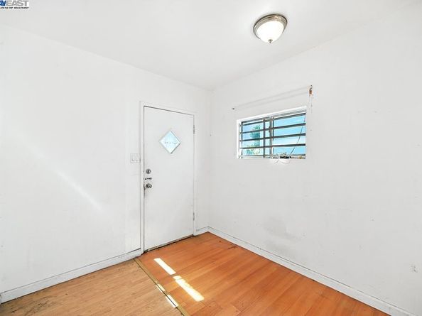 3229 Star Ave, Oakland CA 94619