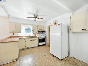3229 Star Ave, Oakland CA 94619