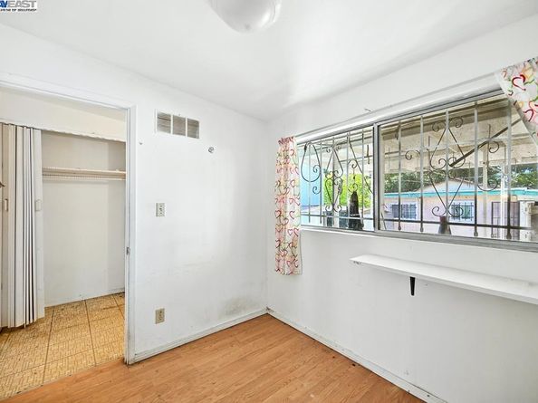 3229 Star Ave, Oakland CA 94619
