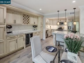 2601 Pine Knoll Dr 8, Walnut Creek CA 94595