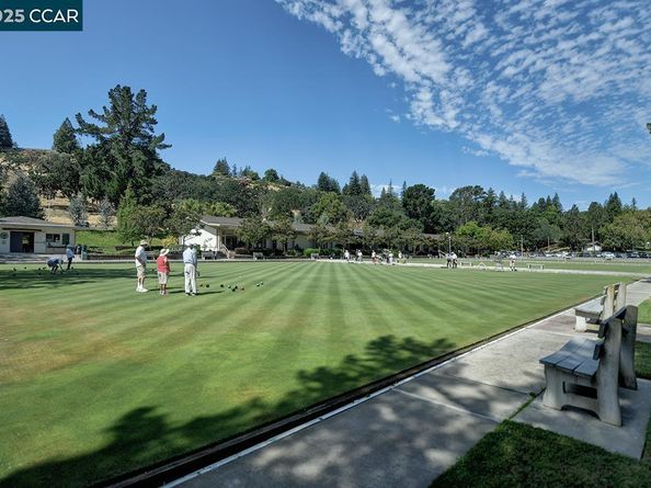 2601 Pine Knoll Dr 8, Walnut Creek CA 94595