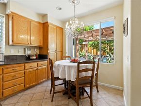 250 Bridgewater Rd, Hayward CA 94544