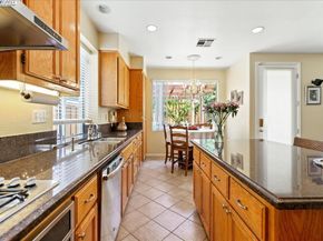 250 Bridgewater Rd, Hayward CA 94544