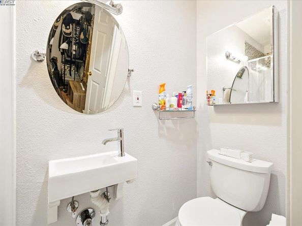 250 Bridgewater Rd, Hayward CA 94544