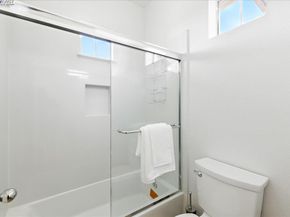 250 Bridgewater Rd, Hayward CA 94544