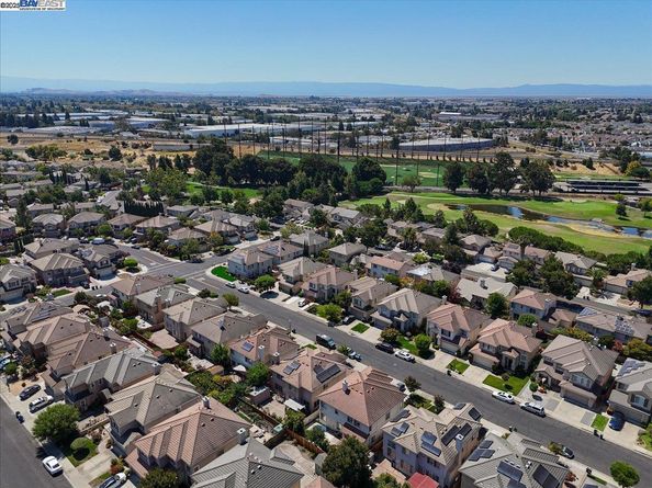 250 Bridgewater Rd, Hayward CA 94544