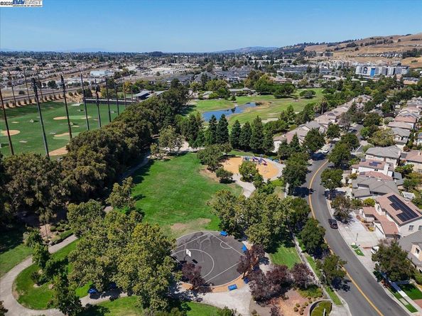 250 Bridgewater Rd, Hayward CA 94544