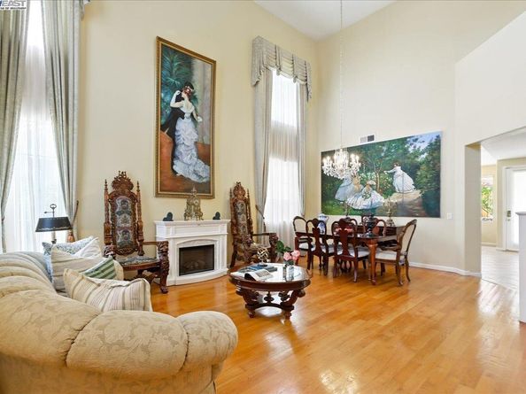 250 Bridgewater Rd, Hayward CA 94544