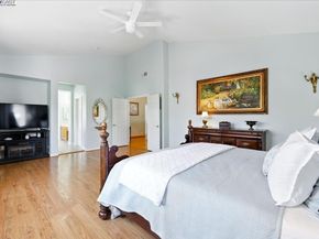 250 Bridgewater Rd, Hayward CA 94544
