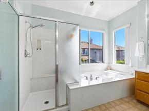 250 Bridgewater Rd, Hayward CA 94544