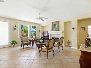 250 Bridgewater Rd, Hayward CA 94544