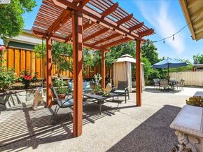 250 Bridgewater Rd, Hayward CA 94544