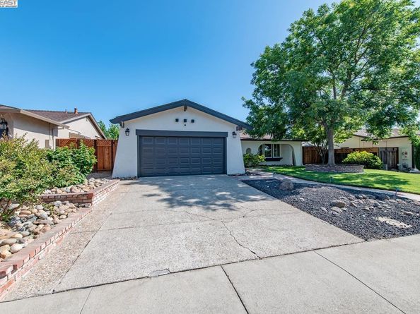 139 Amber Way, Livermore CA 94550