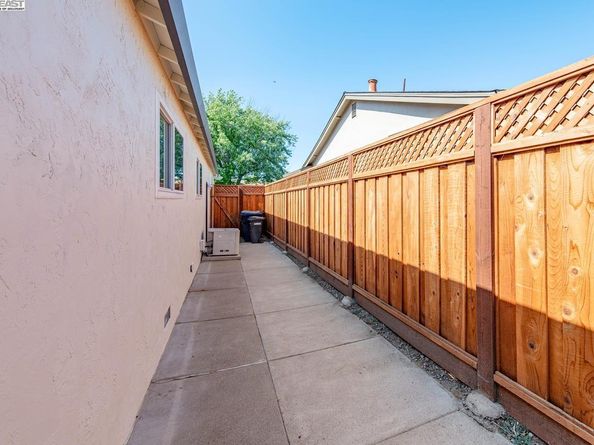 139 Amber Way, Livermore CA 94550