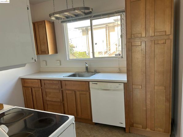 1701-1703 MacArthur Blvd, Oakland CA 94602