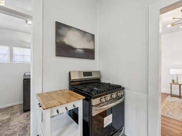 1549 5Th Ave, Oakland CA 94606