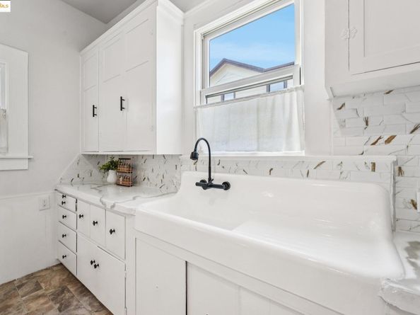 1549 5Th Ave, Oakland CA 94606