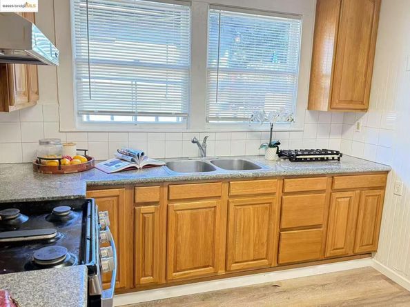 1627 E 21St St, Oakland CA 94606