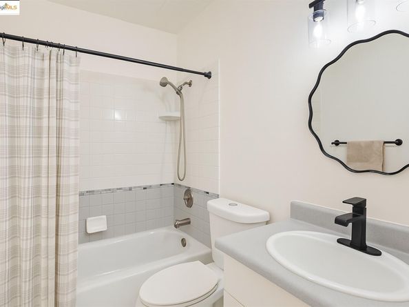 7 Commodore DR A355, Emeryville CA 94608