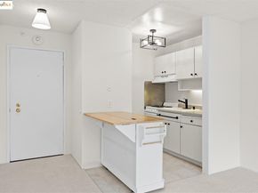 7 Commodore DR A355, Emeryville CA 94608